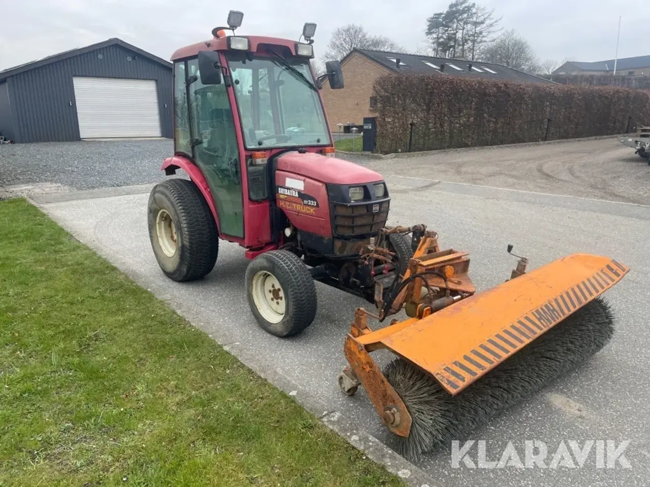 Billede 3 - Traktor Shibaura ST333 HST kompakt med kost