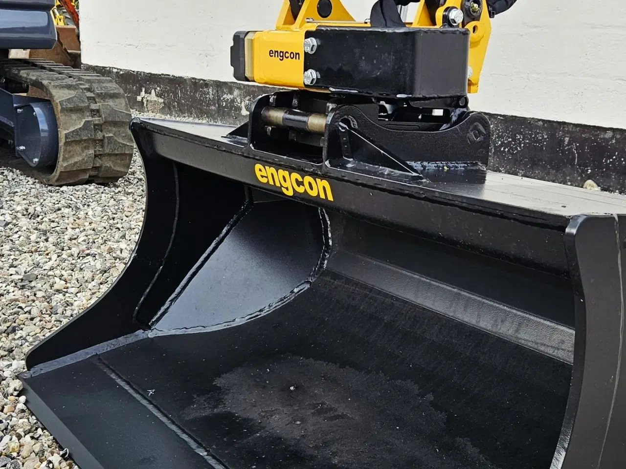 Billede 9 - Eurotrac HE26-SR / fabriksny / Engcon rotortilt / Yanmar motor / skovlsæt