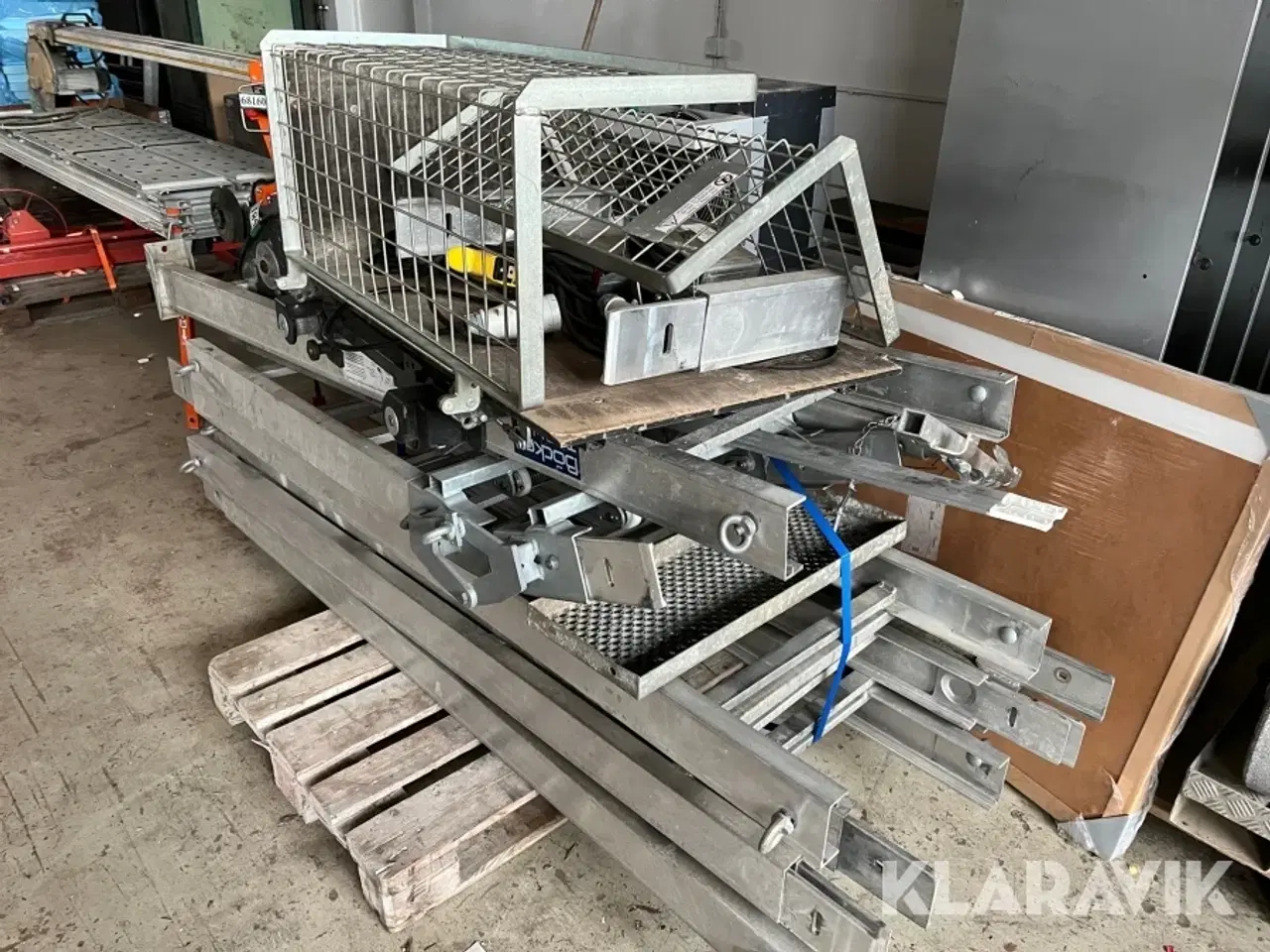 Billede 1 - Minilift materialelift Böcker