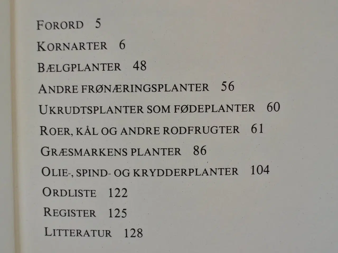 Billede 2 - markplanter. gyldendal, Af ole høst. ill. af palle