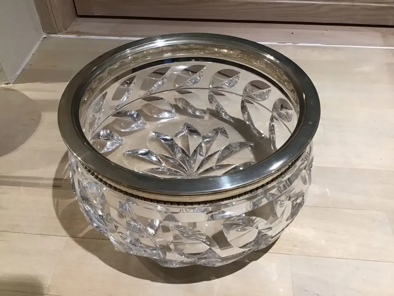 Billede 1 -  krystal skål med sølvkant og 3 tårne 