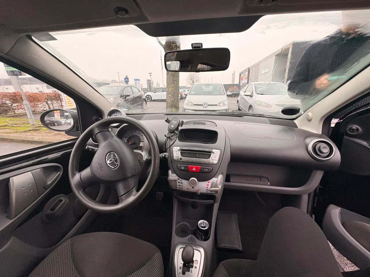 Billede 5 - Perfekt studiebil – Toyota Aygo 1.0 – Automatgear 