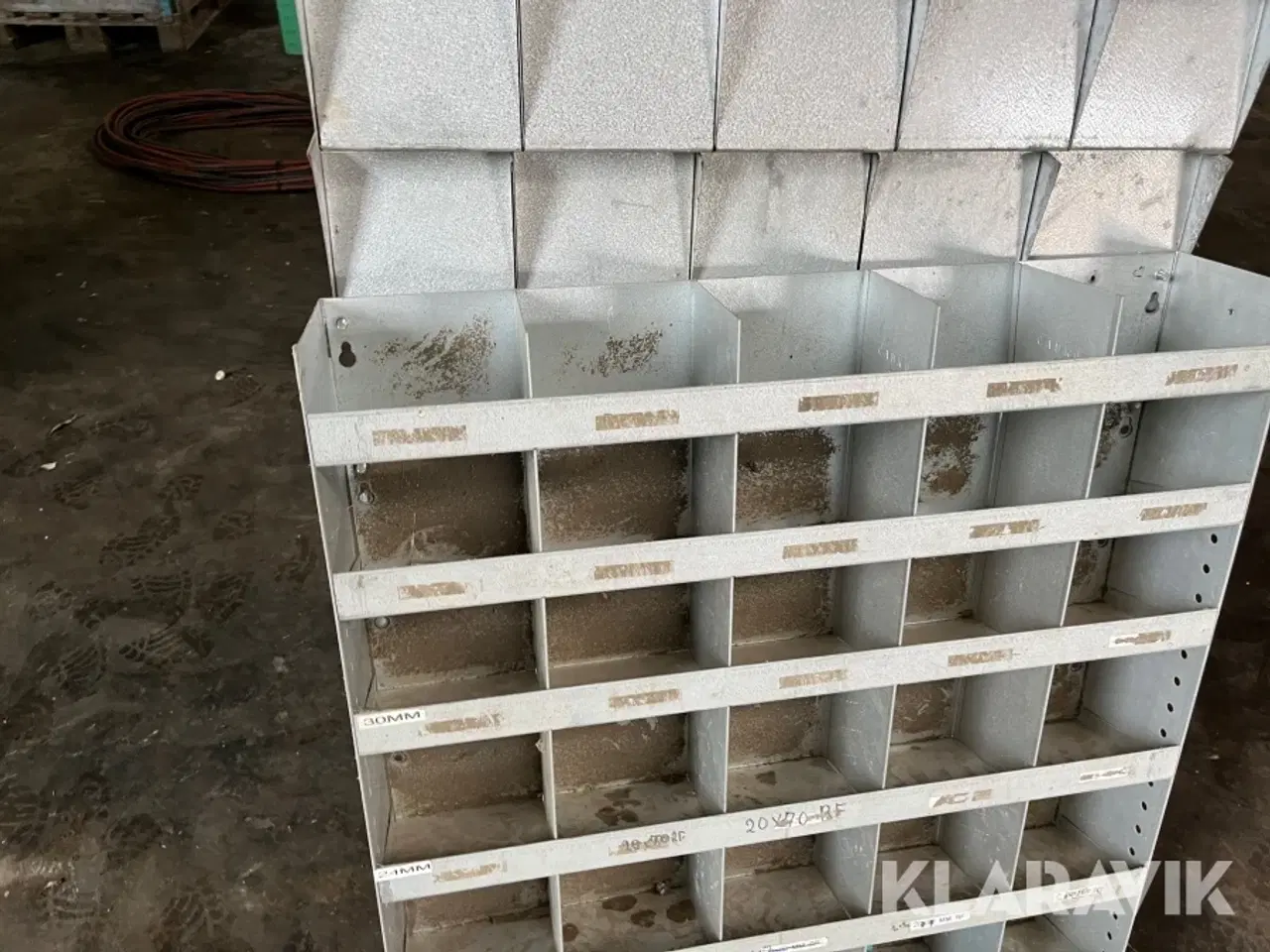 Billede 12 - Bolt hylder metal 10 styk