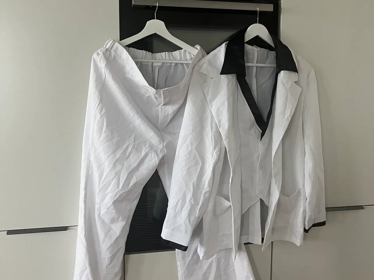 Billede 1 - Divers kostumer til voksne og børn