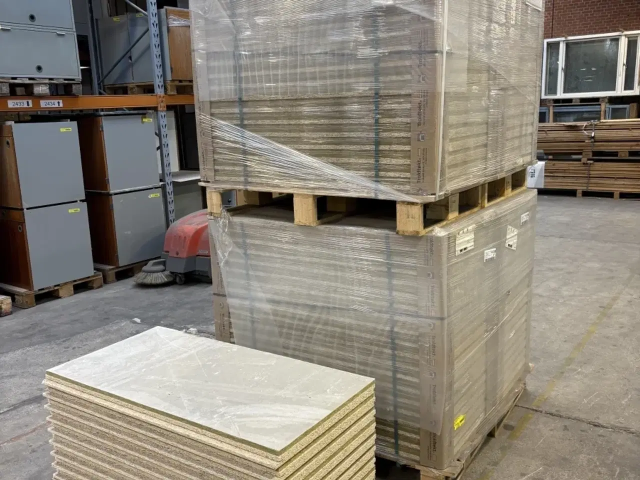 Billede 2 - Akustikplader Troldtekt Plus lys fin natur 35x600x1200 mm 85 styk