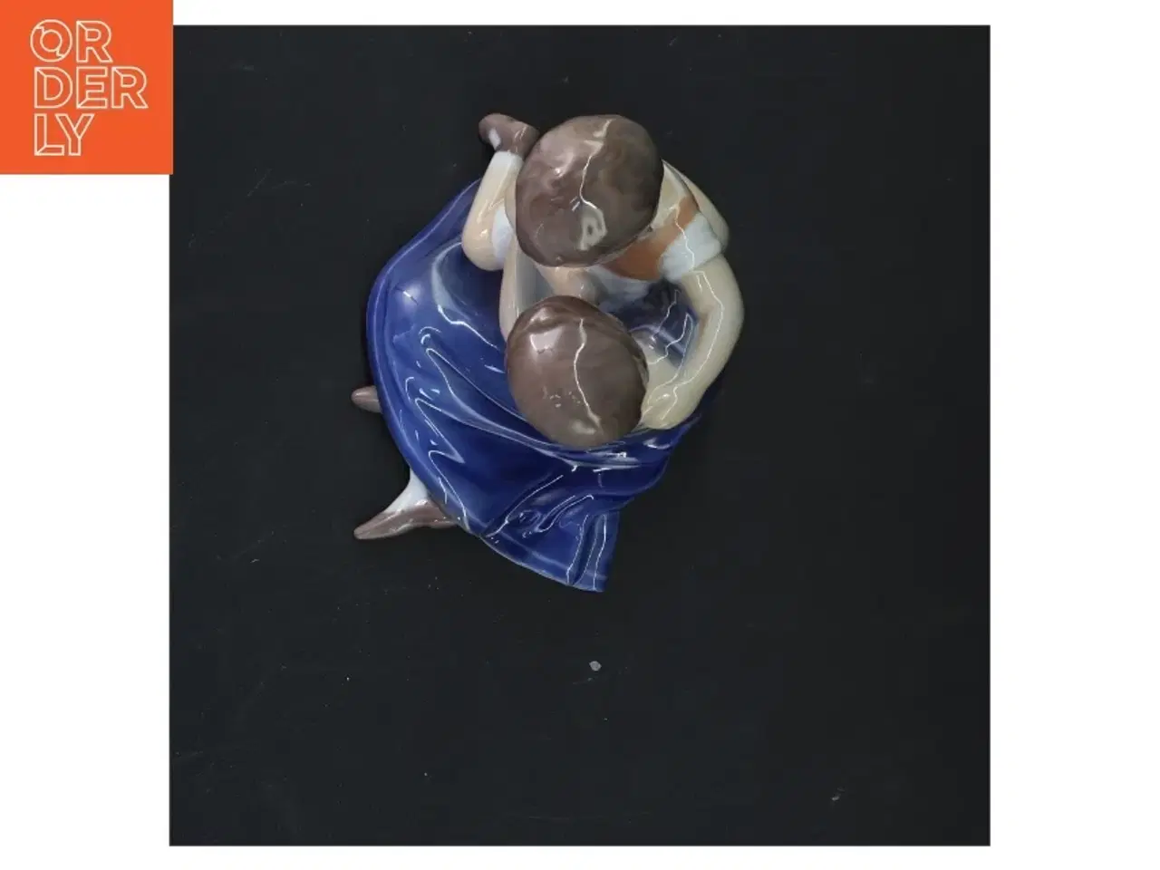 Billede 3 - Bing & Grøndahl porcelænsfigur af mor og barn fra Bing & Grøndahl (str. 12x12,5 cm) (DVD)