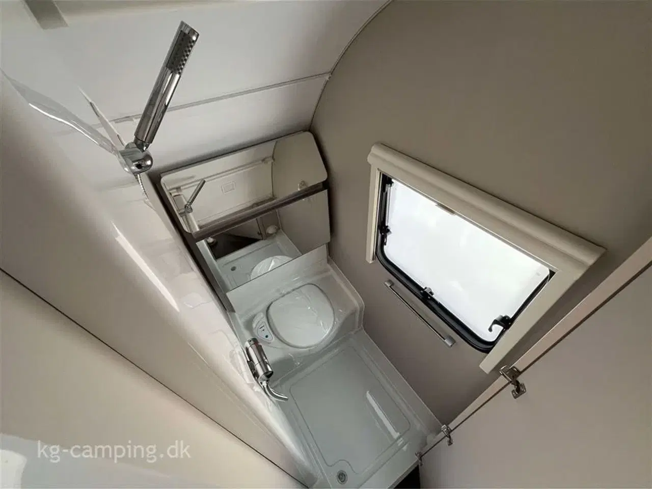 Billede 13 - 2025 - Adria Adora 613 PK Teen Adria Adora 613 PK Teen – 2025 | Perfekt til familien!