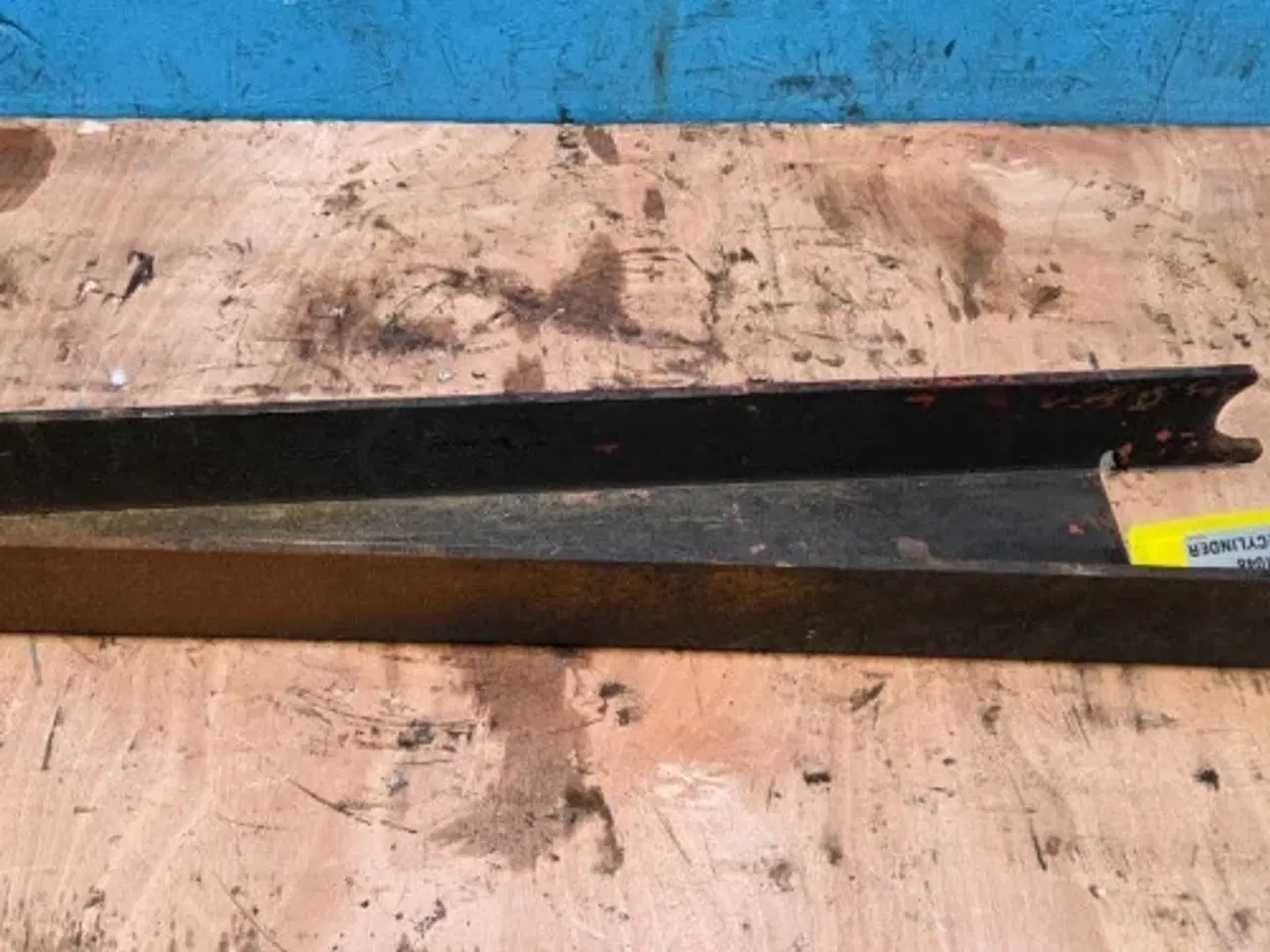 Billede 10 - New Holland LB110 Låsecylinder 85801048