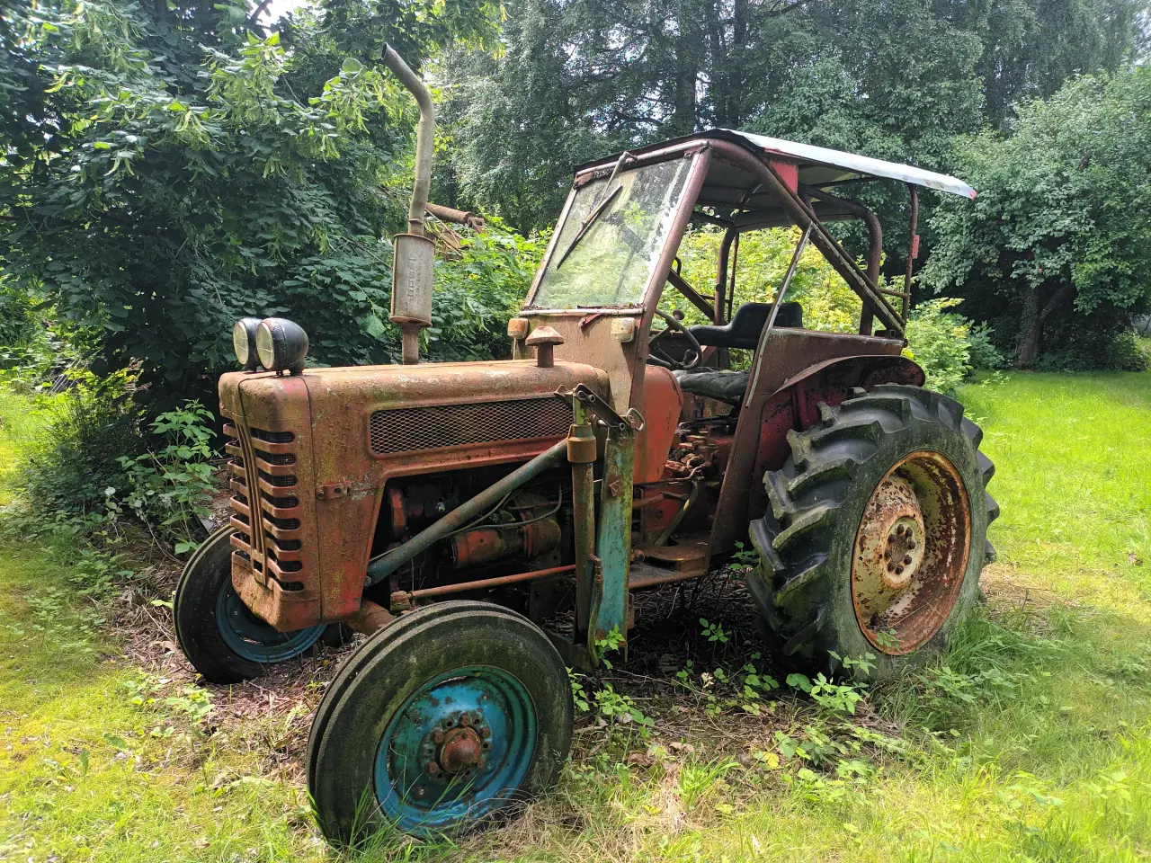 Billede 1 - Traktor IH 275b Diesel m. Frontlæsser 