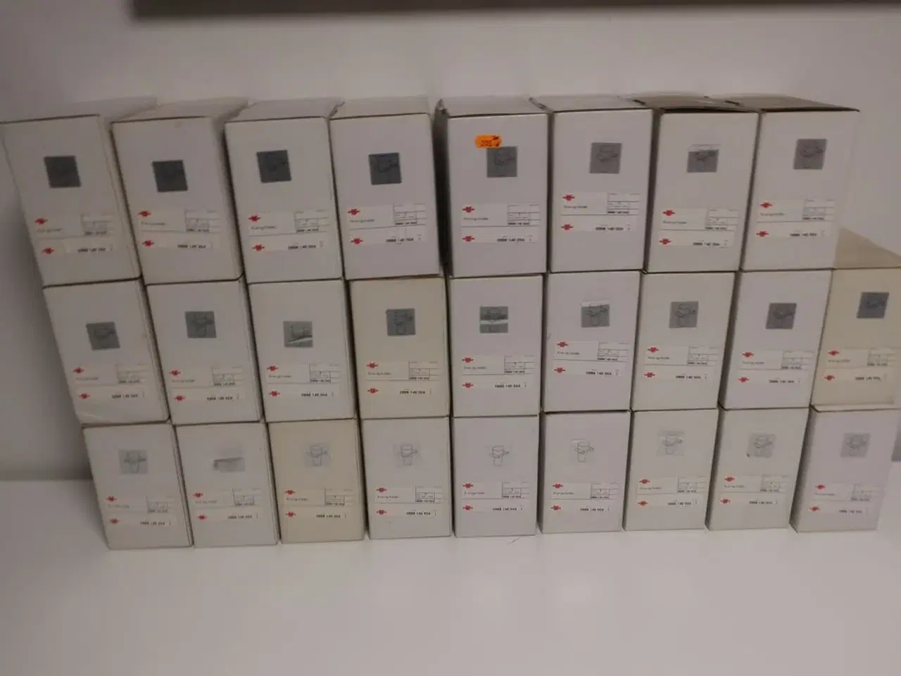 Billede 5 - 26 stk. krus og holder WURTH