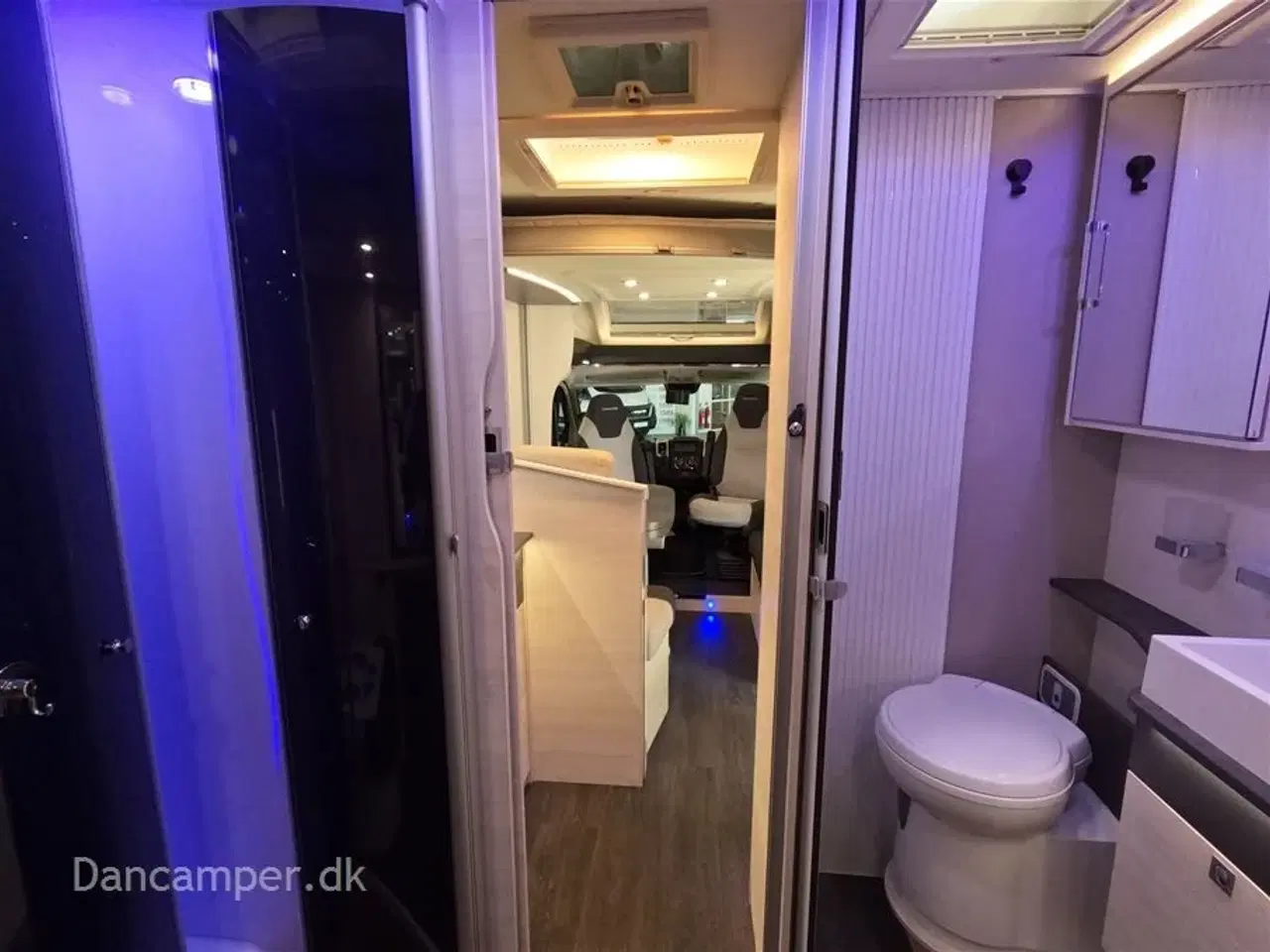 Billede 16 - 2020 - Chausson Welcome Premium 716   Kommissionssalg! Fantastisk delintegreret autocamper med el. sænkbar køjer i bag.og sænkbar dobbeltseng i front, el-markise og NORTRONIX alarm.