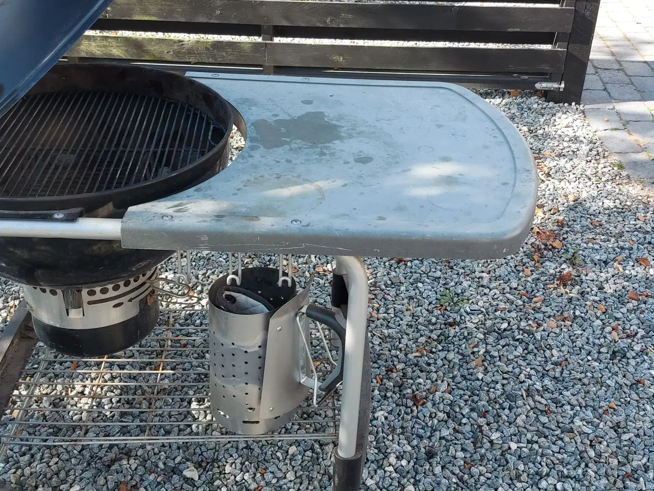 Billede 3 - Weber kuglegrill med sidebord.