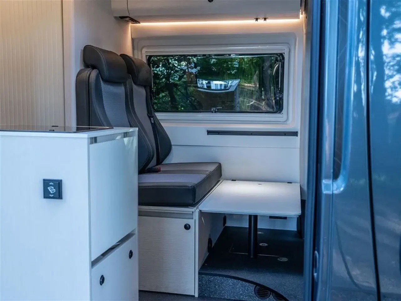 Billede 55 - 2026 - Tourne 6.4 Select aut. gear - Black Tournes topmodel med langsgående senge