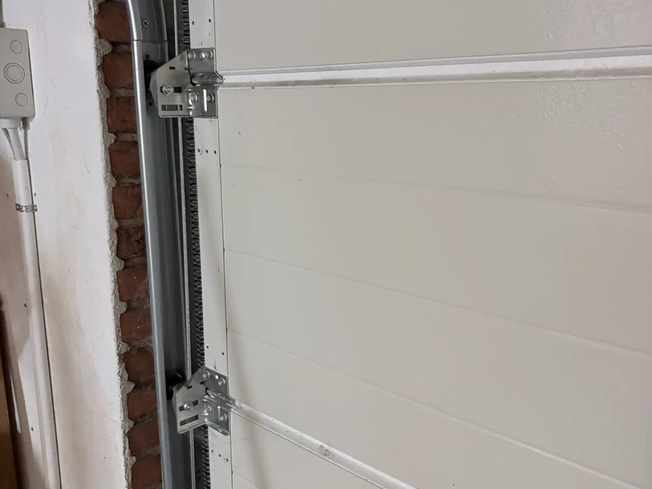 Billede 4 - Hörmann hvid automatisk ledhejseport