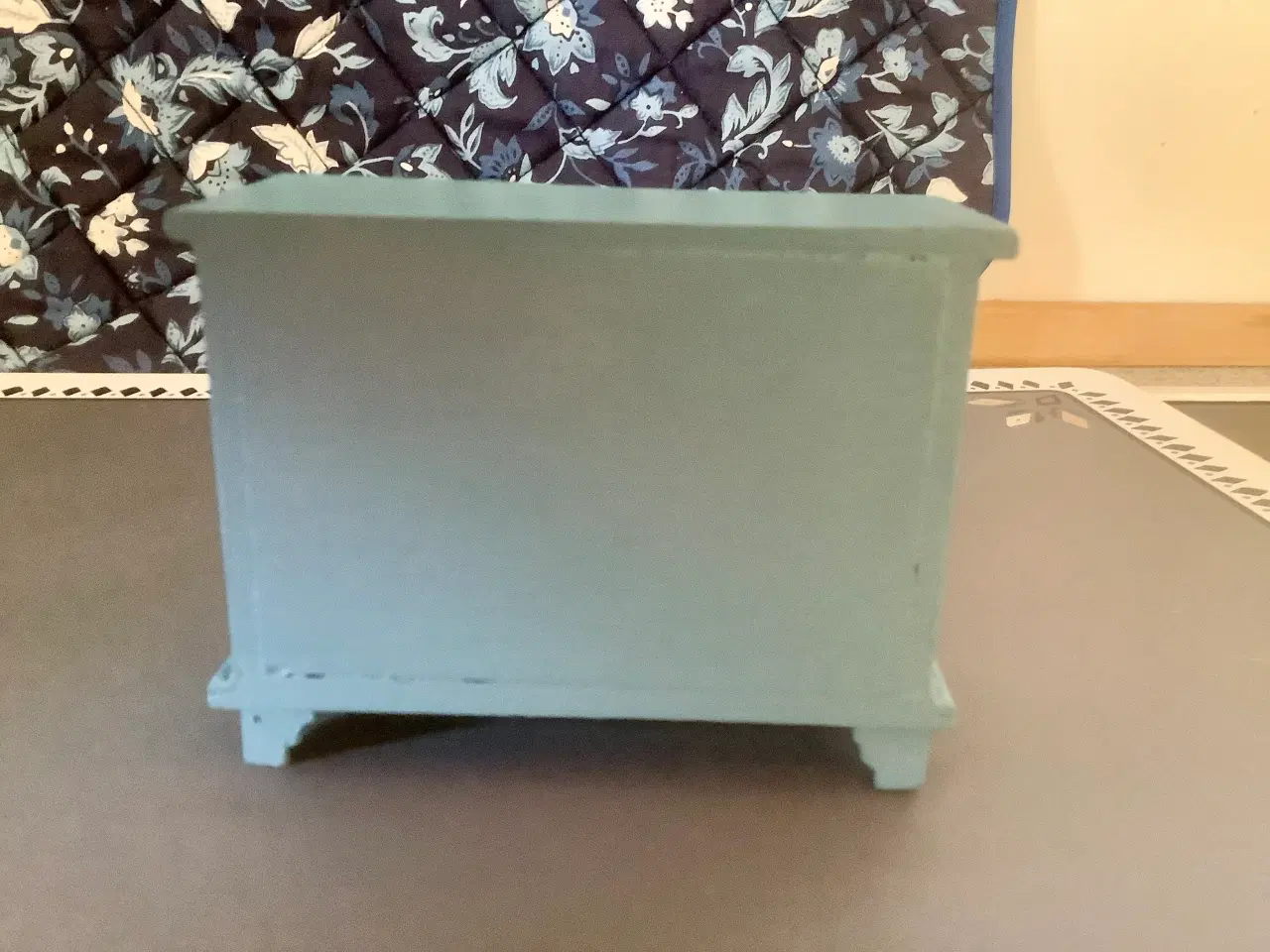 Billede 5 - Dukkehusmøbler - ældre kommode skala 1:12.