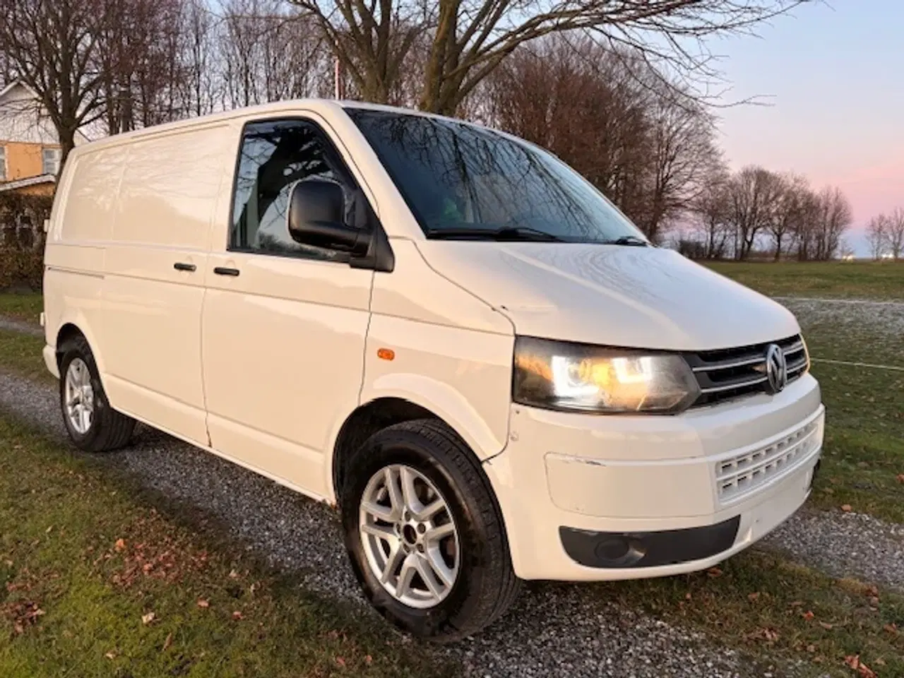 Billede 2 - VW Transporter 2,5 TDi 130 Kassevogn kort 4d Nysyn