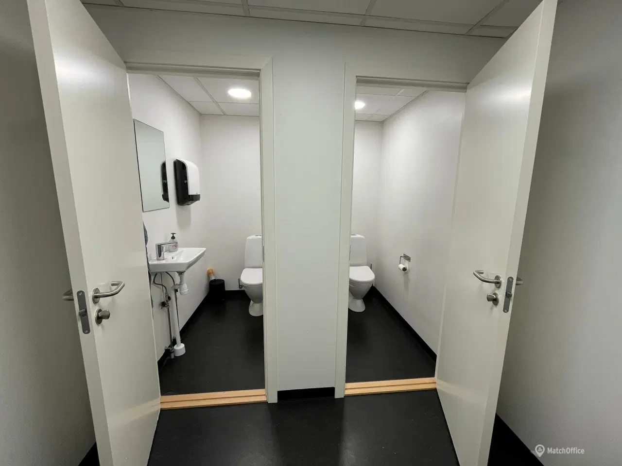 Billede 22 - Pænt og indflytningsklart kontorlejemål beliggende på 2. salen