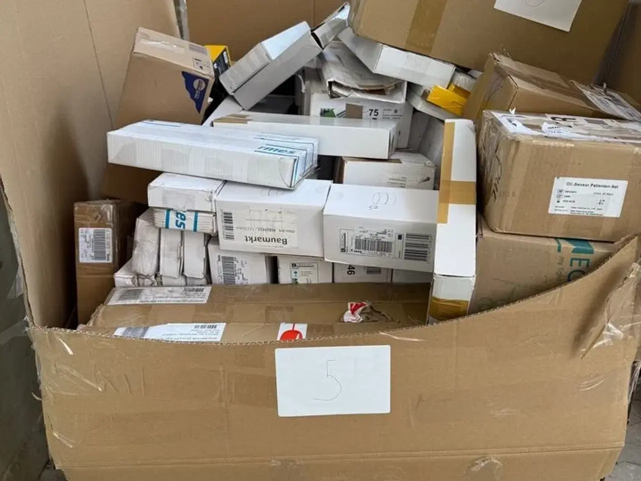 Billede 1 - 1 stk. palle med retur varer fra webshop