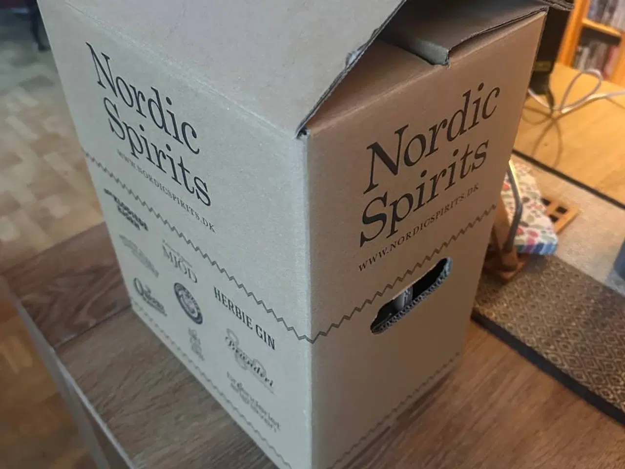 Billede 2 - 250 flasker dansk gin til salg