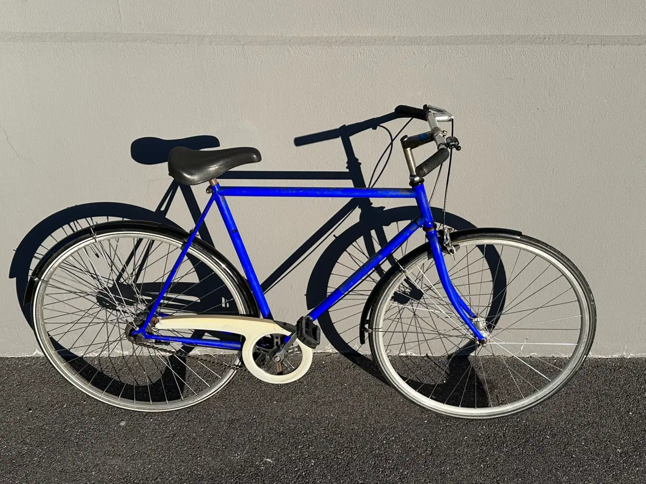 Billede 2 - Mørkeblå MBK herrecykel – retro klassiker med 3 ge