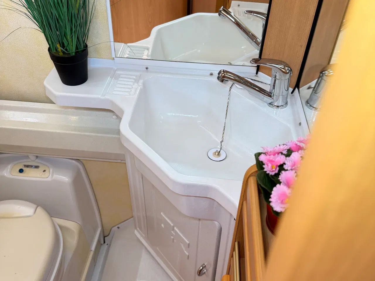 Billede 18 - Kabe Safir GLE / Enduro Mover / Thule Markise