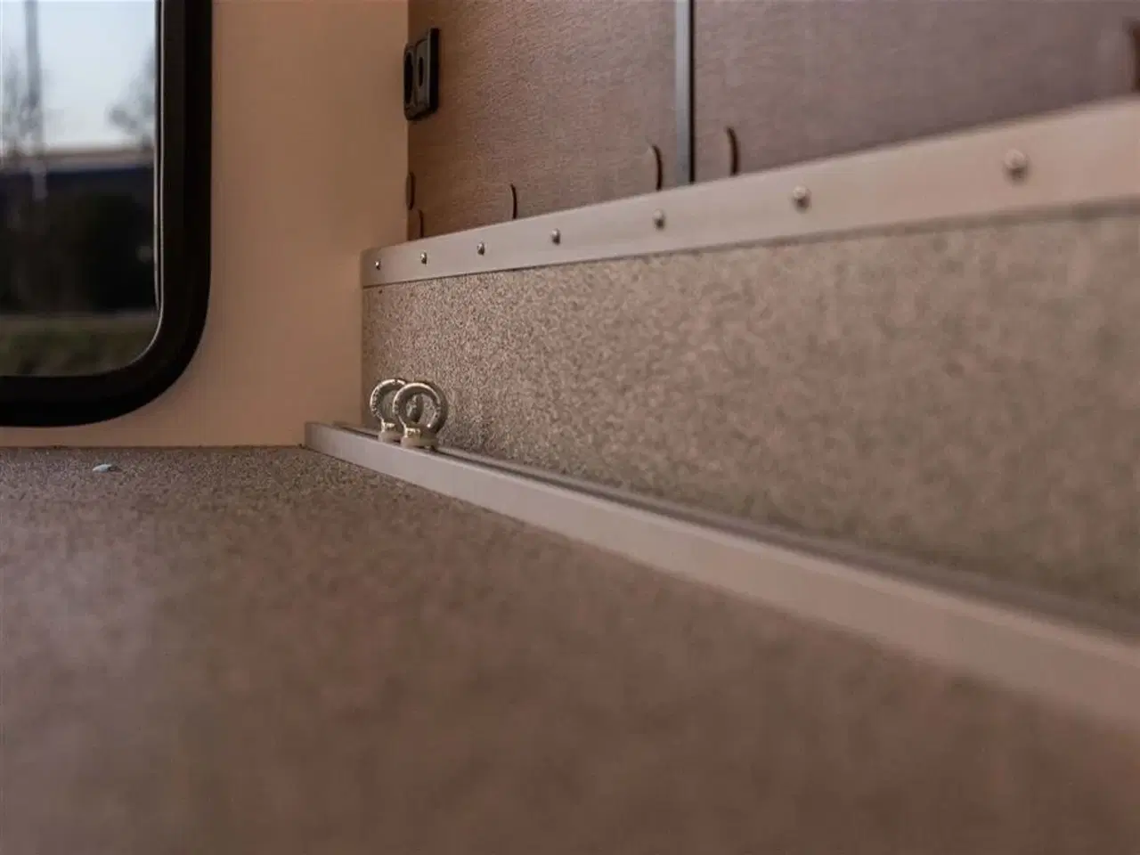 Billede 42 - 2026 - Benimar Mileo 263   Skandinavisk design og komfort året rundt