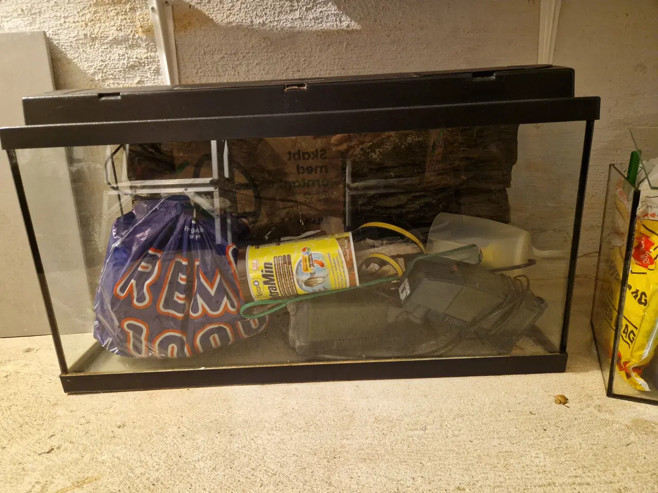 Billede 3 - Akvarium 96ltr. Med masser af tilbehør