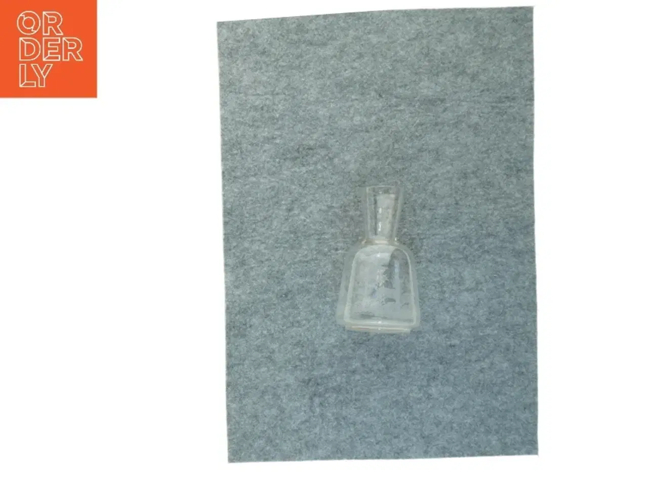 Billede 1 - Vintage glasvase med sandblæst motiv (str. 11 x 18 cm)
