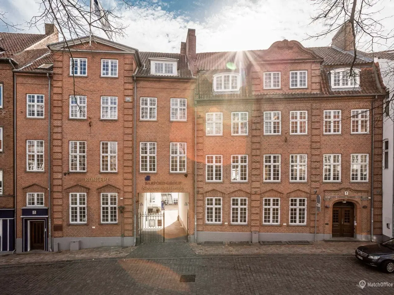 Billede 1 - Lav leje pr. md. det første halve år. Centralt kontorlejemål i prisbelønnet ejendom – Nedergade Kvarteret. Odense C