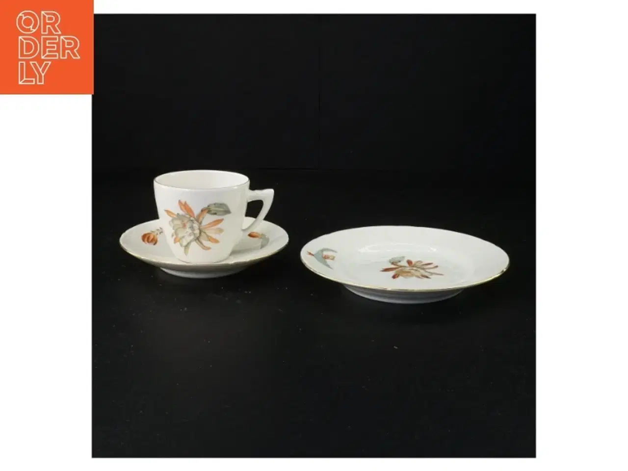 Billede 1 - Porcelænskop og -underkop med tallerken fra Bing Og Grøndal (str. 15 x 9 cm)