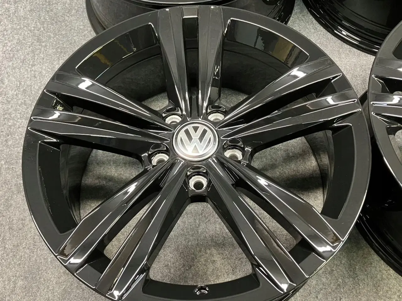 Billede 5 - ALUFÆLGE VW PASSAT ARTEON SEBRING 3G0 17"