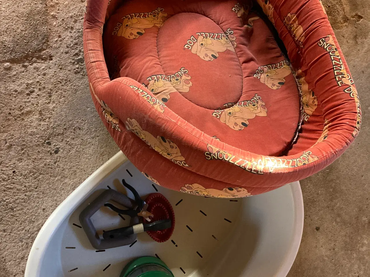 Billede 1 - 2 stk Hundeseng og hundekurv