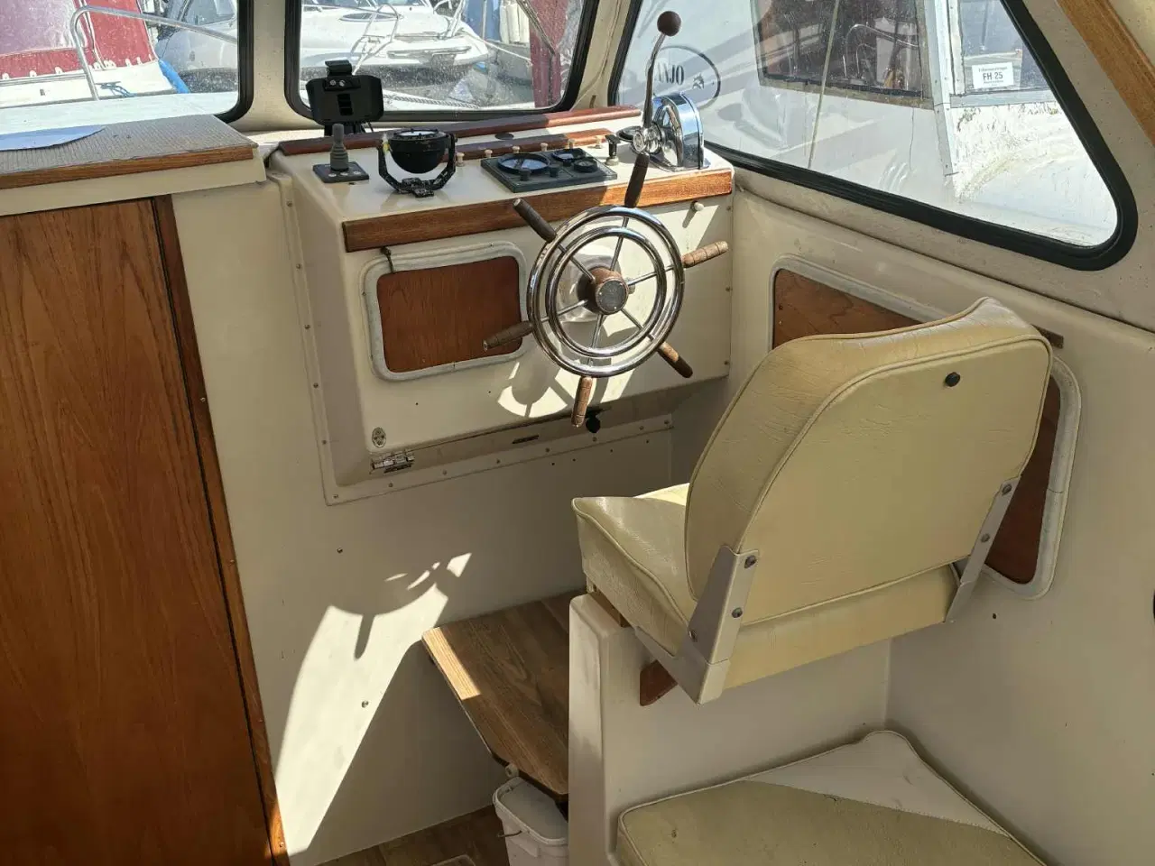 Billede 3 - Saga 27 AC med bovpropel