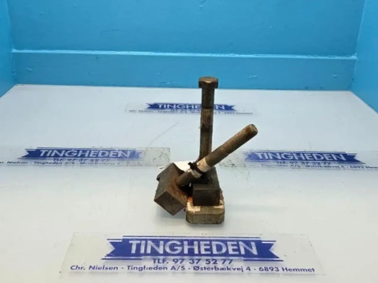 Billede 1 - New Holland 8360 Frontvægt Lås 16051121