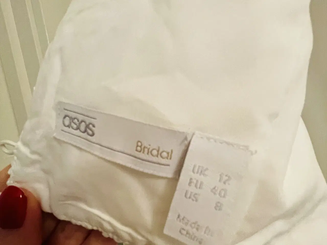 Billede 8 - Smuk kjole i tykke blonder ~ Brudekjole