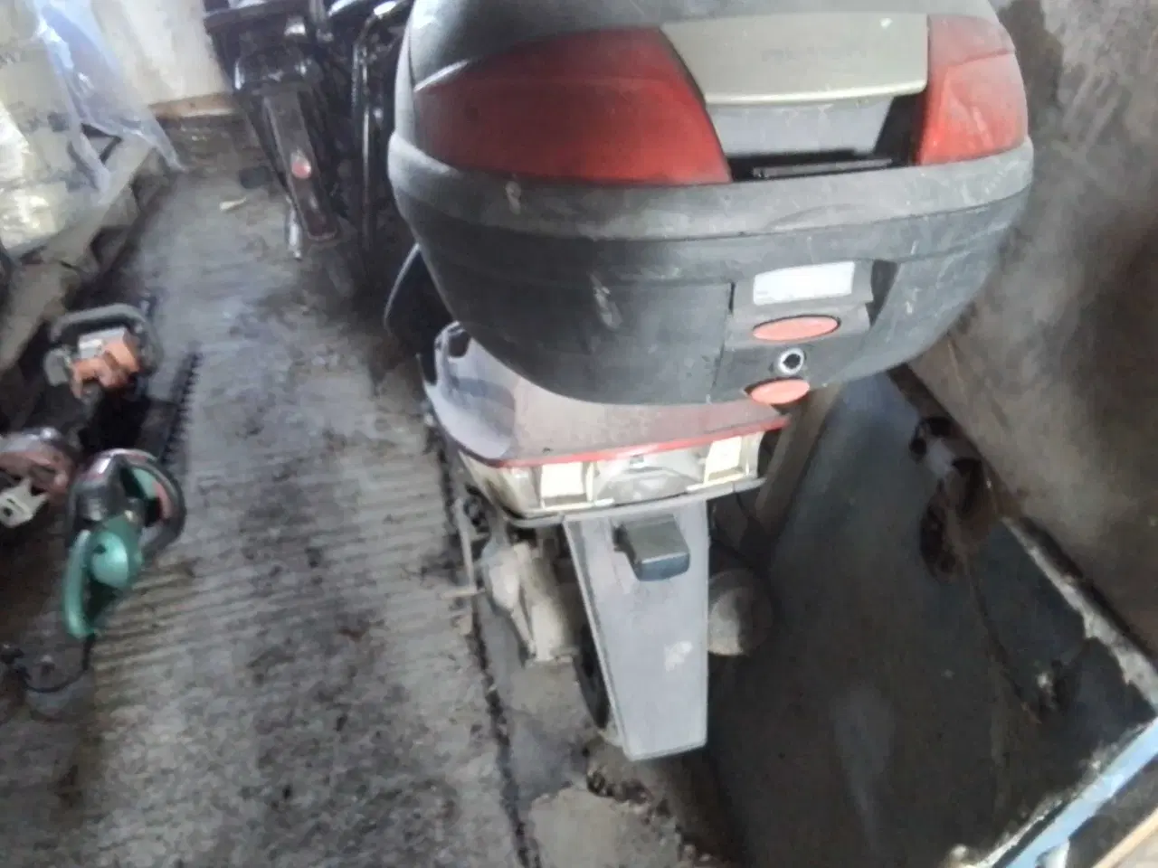 Billede 2 - Knallert nærmere vides ikke