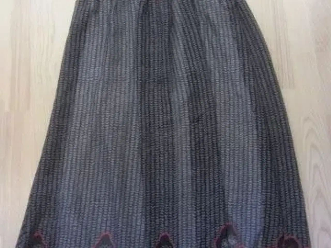 Billede 1 - Str. S/M, lang kjole
