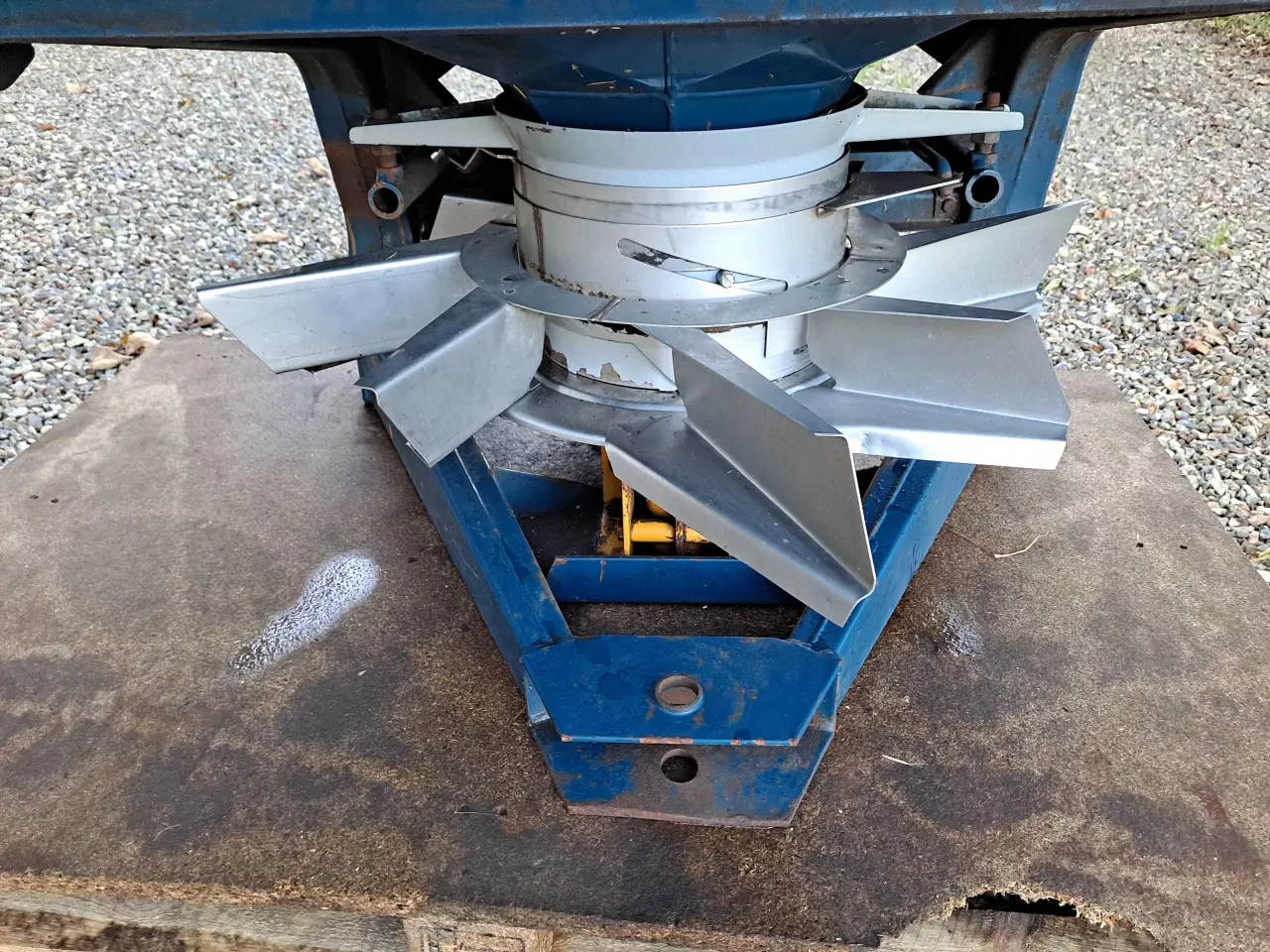 Billede 2 - Bøgballe BL 1.000 gødningsspreder.