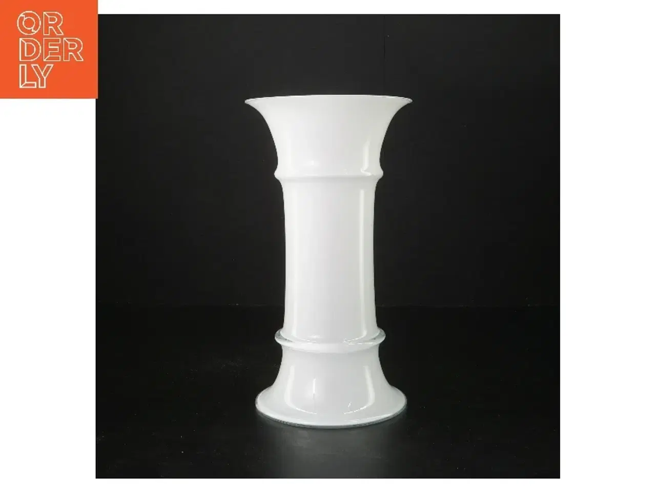 Billede 1 - FLOT Hvid vase fra Holmegaard (str. 23 cm)