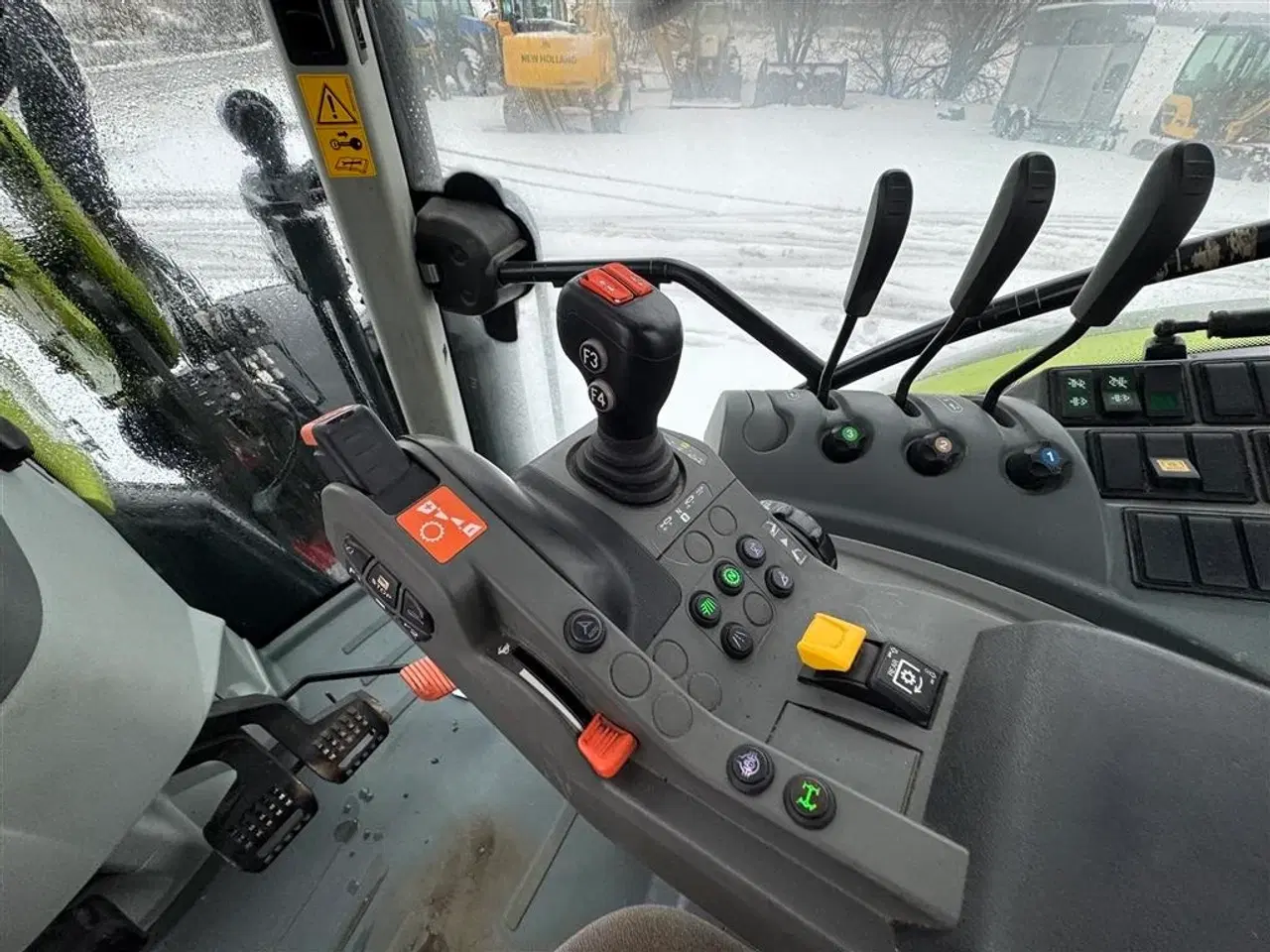 Billede 15 - CLAAS Arion 650 Cebis  KUN 4600 TIMER OG FULD AFFJEDRING!