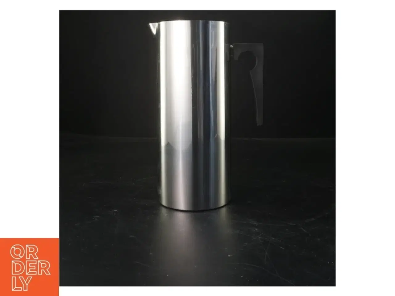 Billede 1 - Stelton kande med sort håndtag (str. 24x10 cm). Arne Jacobsen.