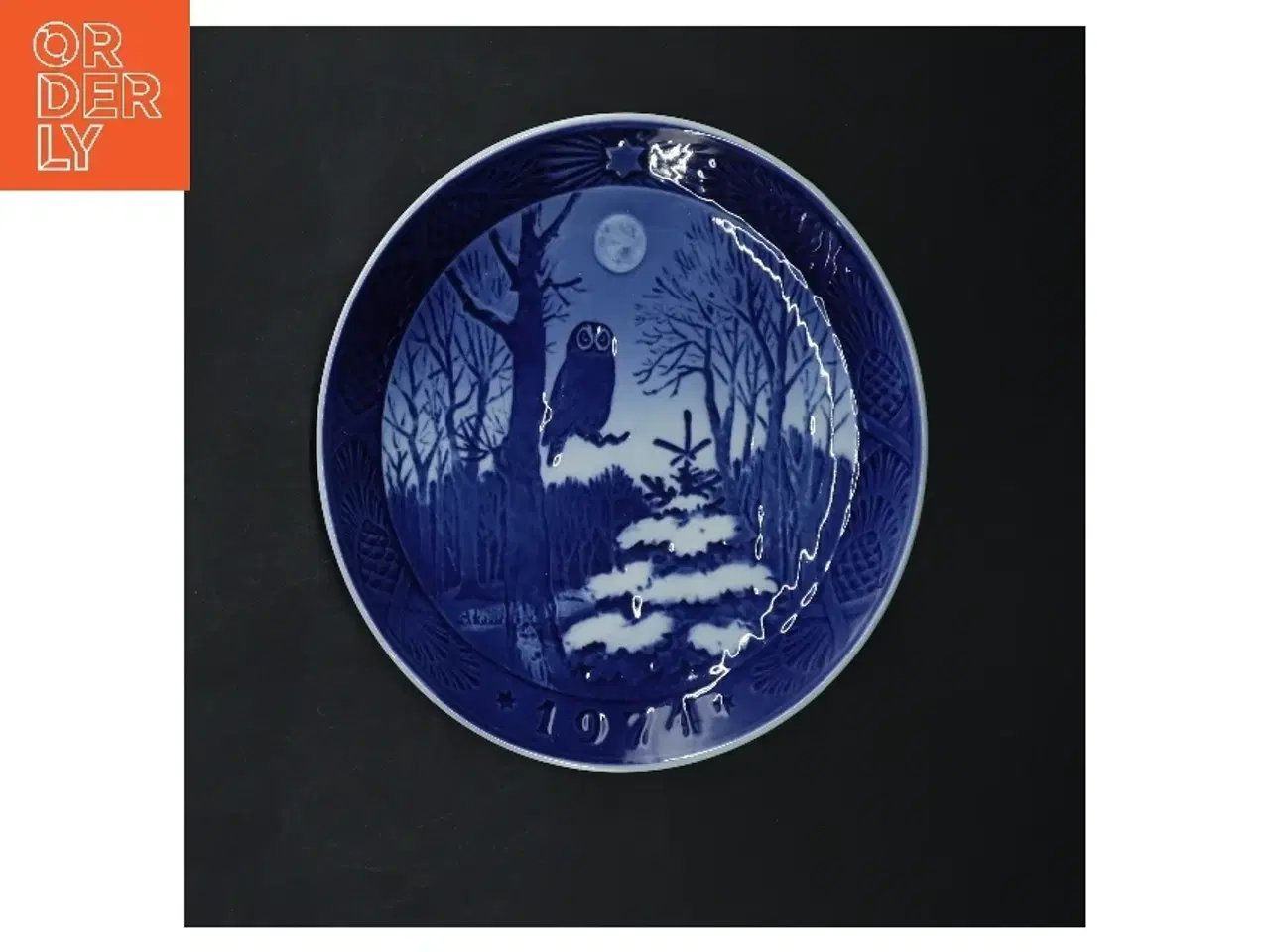 Billede 1 - Julen 1974 Dekorationsporcelæn fra Royal Copenhagen (str. Ø 18 cm)