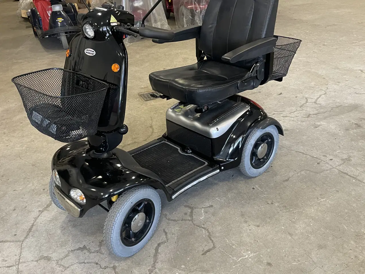 Billede 3 - Pro City Shoprieder 4 hjulet sort.