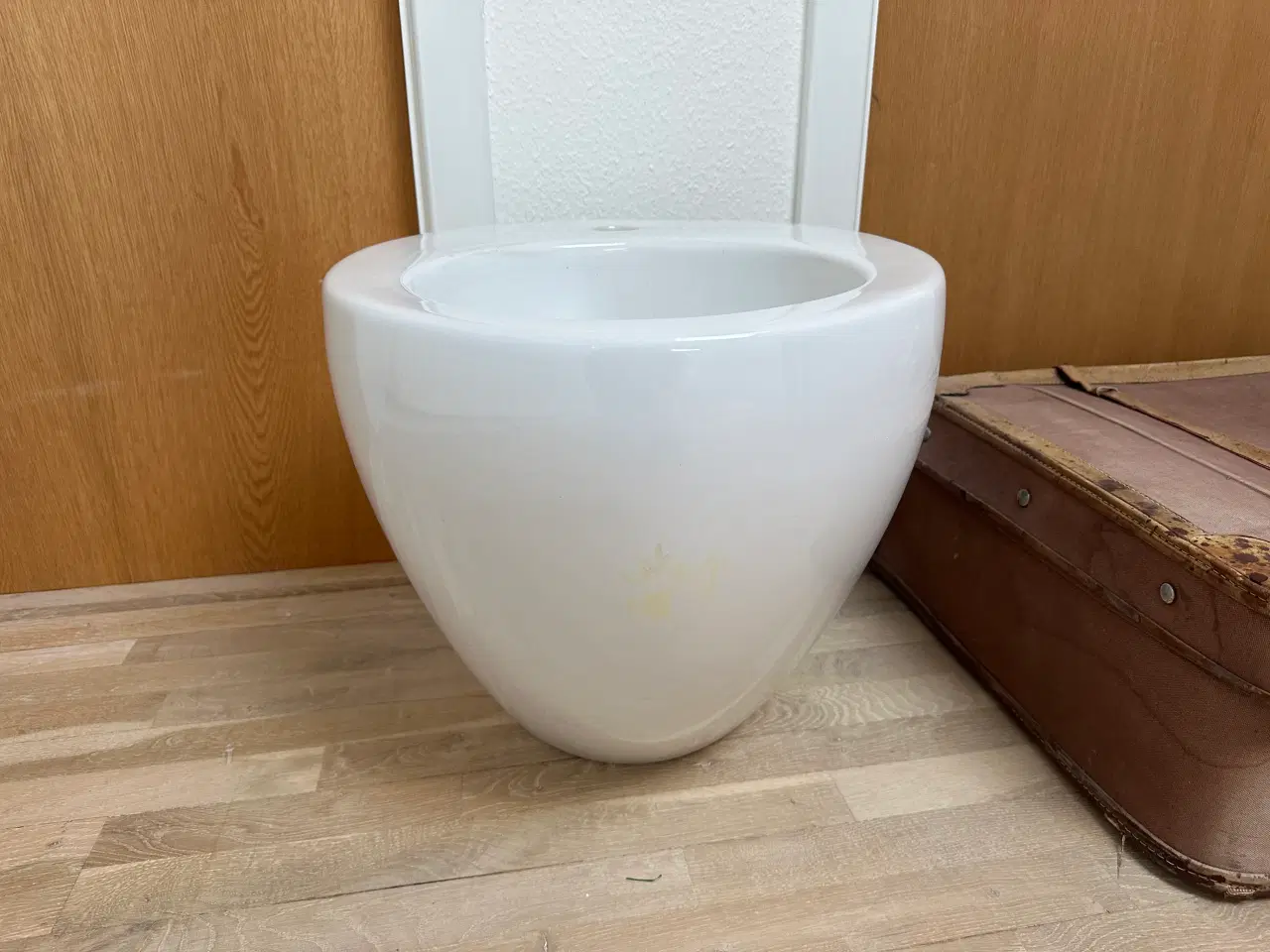 Billede 2 - Toilet og håndvask til badeværelset