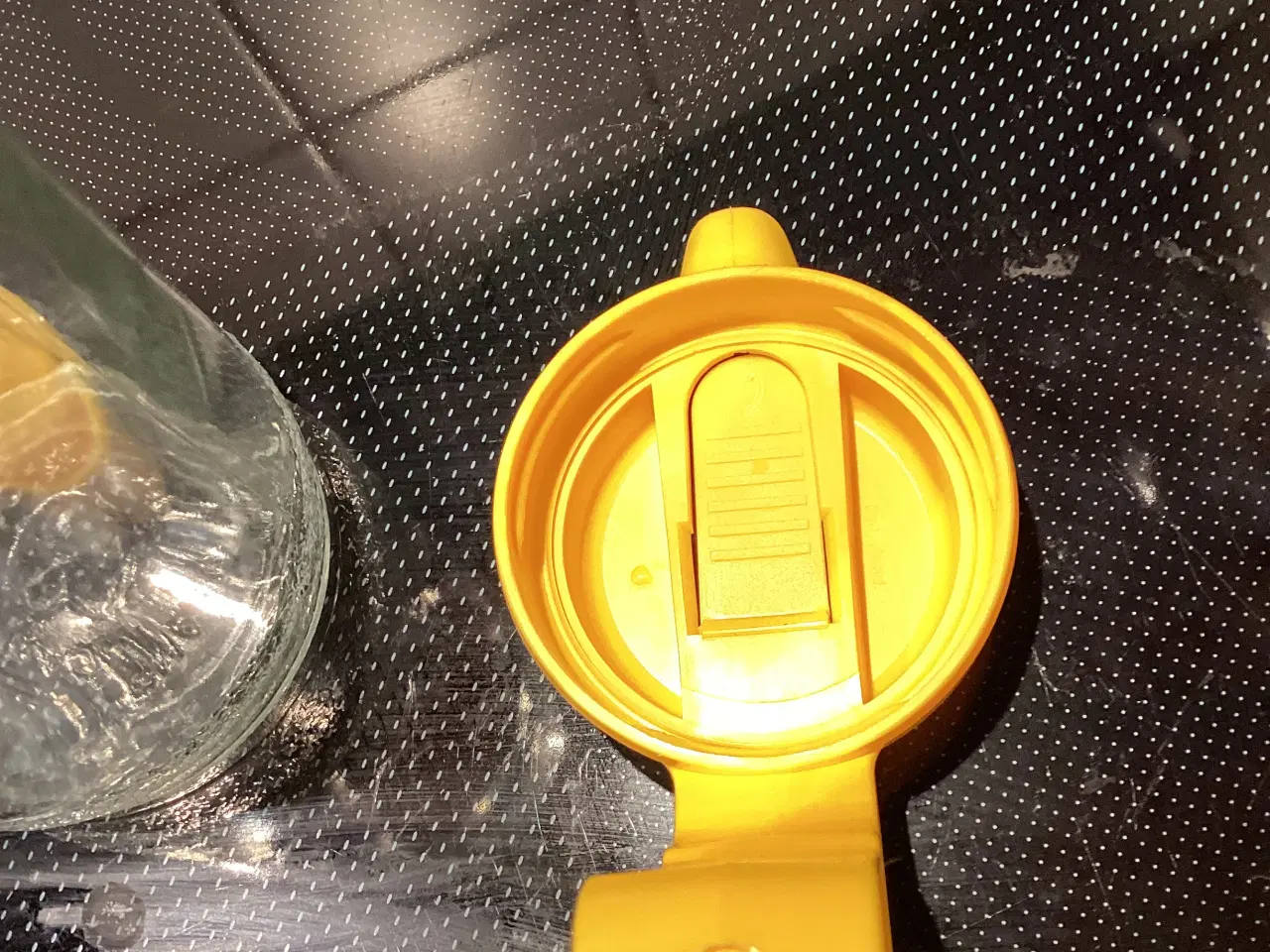 Billede 4 - Sunquick glaskande med gult låg