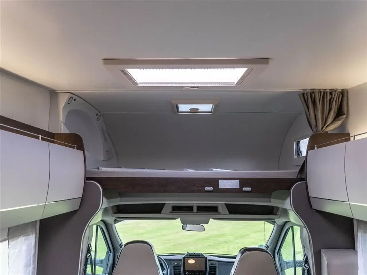 Billede 12 - 2023 - Benimar Sport 363 NK   Ekstrem velholdt autocamper til familien