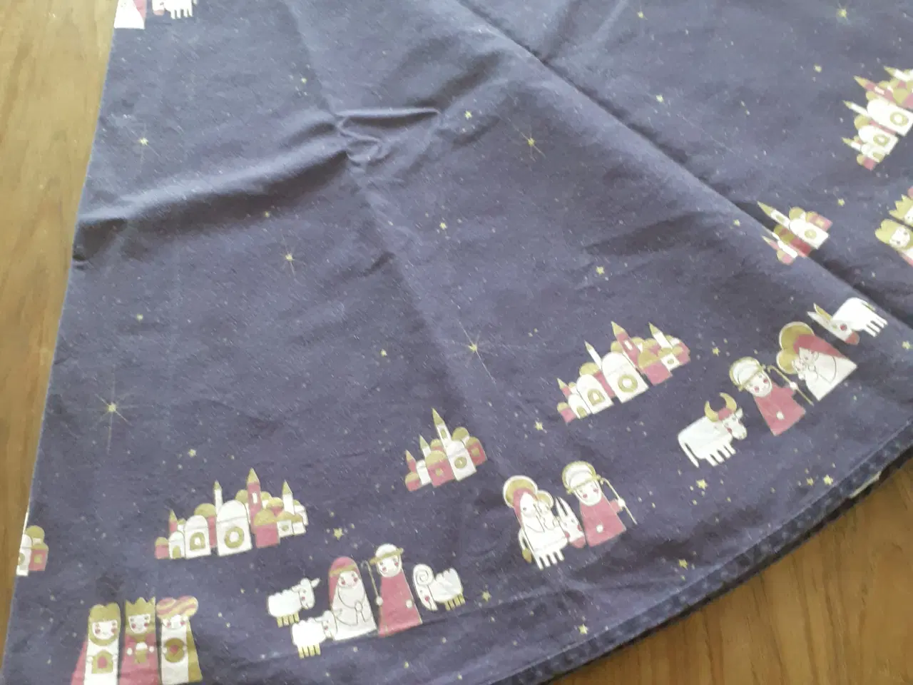 Billede 4 - SØDAHL "Bethlehem" - stor rund lilla dug fra 1992