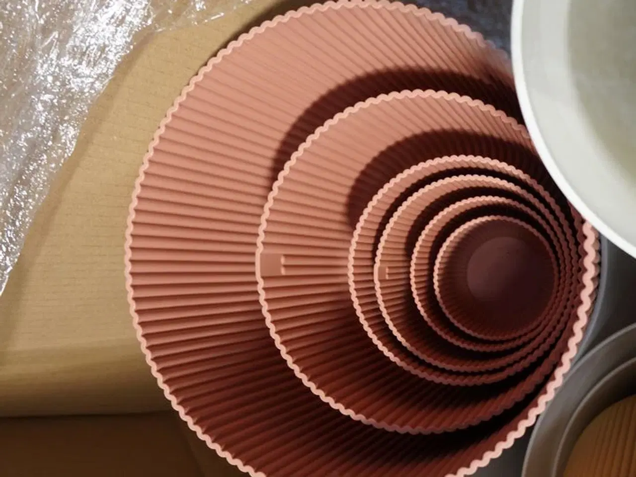 Billede 3 - Palle med diverse plasticpotter