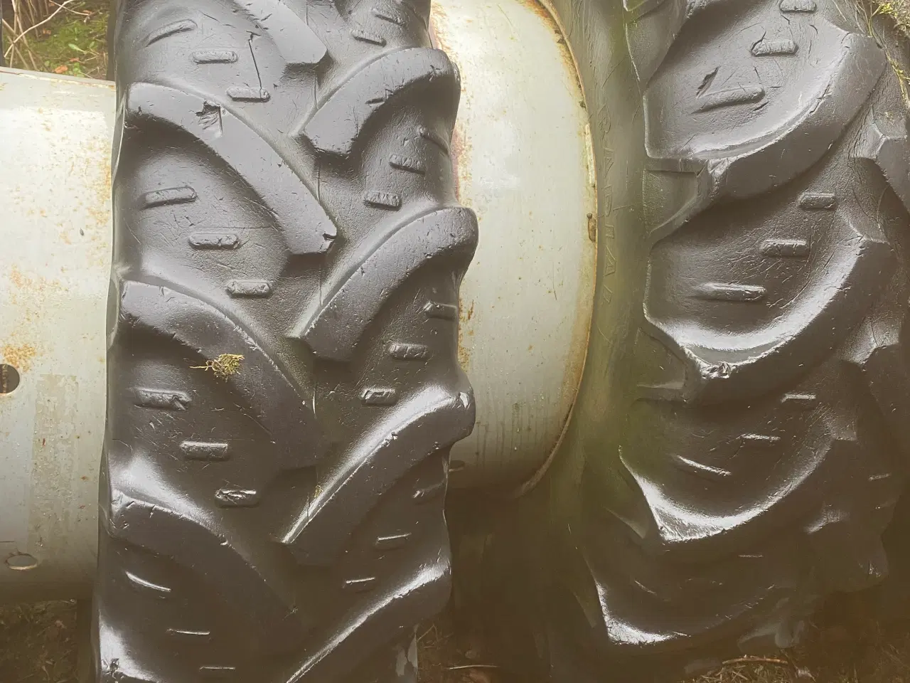 Billede 2 - Tvillinghjul, 16,9 34