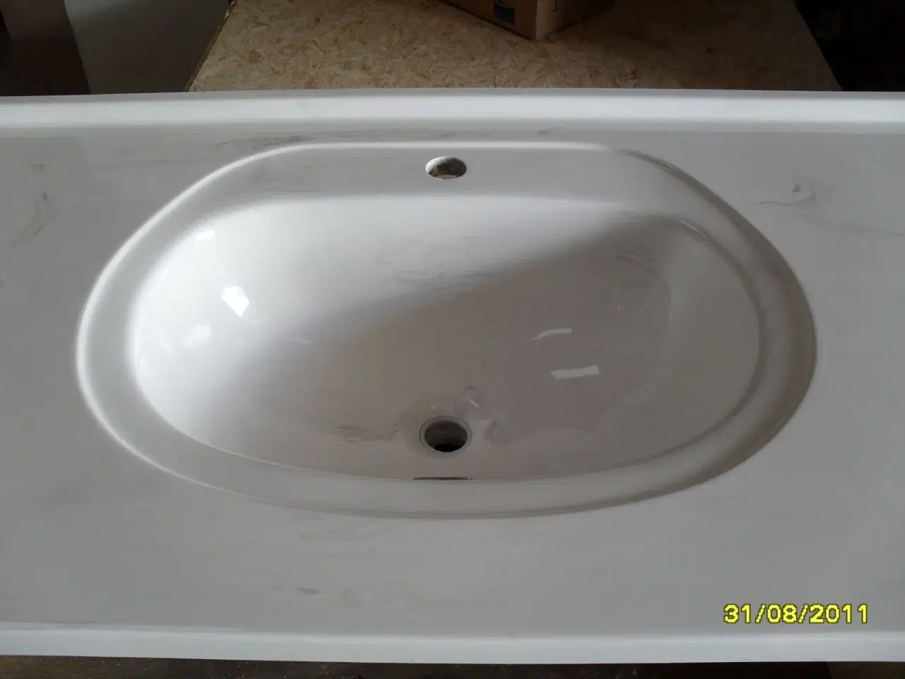 Billede 2 - vask nedstøbt i hvid stenbordplade